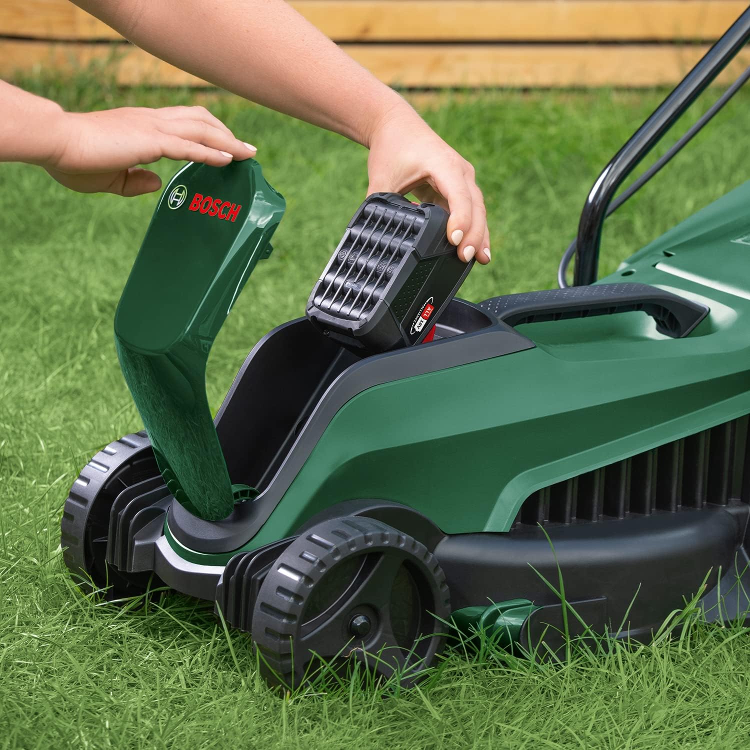 Bosch Accu Grasmaaier CityMower 18V-32-300 (18 Volt, 1x Accu 4.0 Ah, Maaibreedte: 32 Cm, Gazonoppervlak tot 300 m, in Doos)