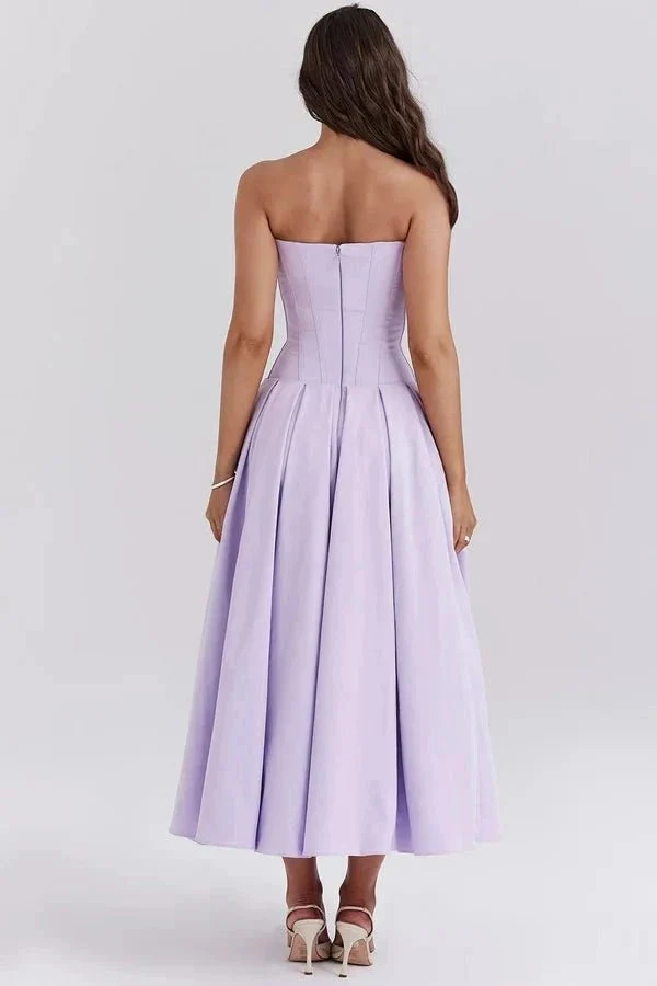 Elegantes Kleid mit skulpturalem Oberteil