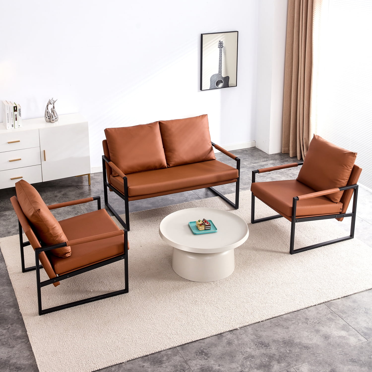 Moderne tweezitsbank met 2 kussens �C Kunstleer, schuim met hoge dichtheid, zwart gelakte metalen frame. Kleur: bruin