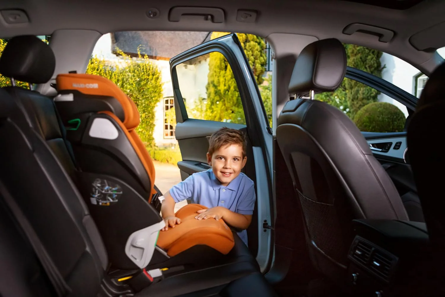 Maxi-Cosi Kore Pro i-Size Kindersitz, 3.5–12 Jahre, 100–150 cm, ClickAssist Licht, Verstellbare Höhe/Breite, Side Protection System+, Authentic Cognac