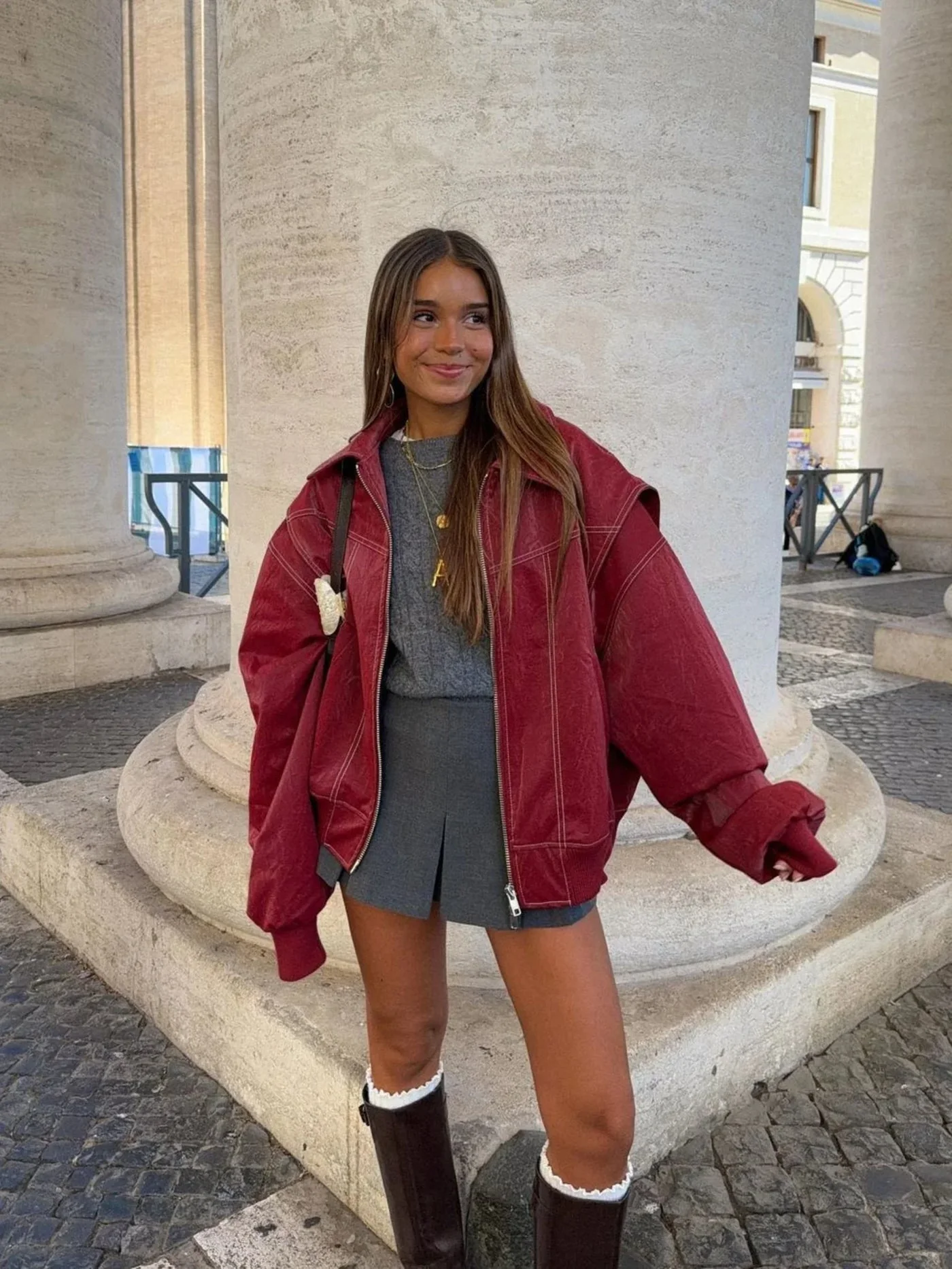 Damen Bomberjacke im Oversized Look aus hochwertigem Kunstleder - Weiche ��bergangsjacke in Lederoptik f��r moderne Outfits