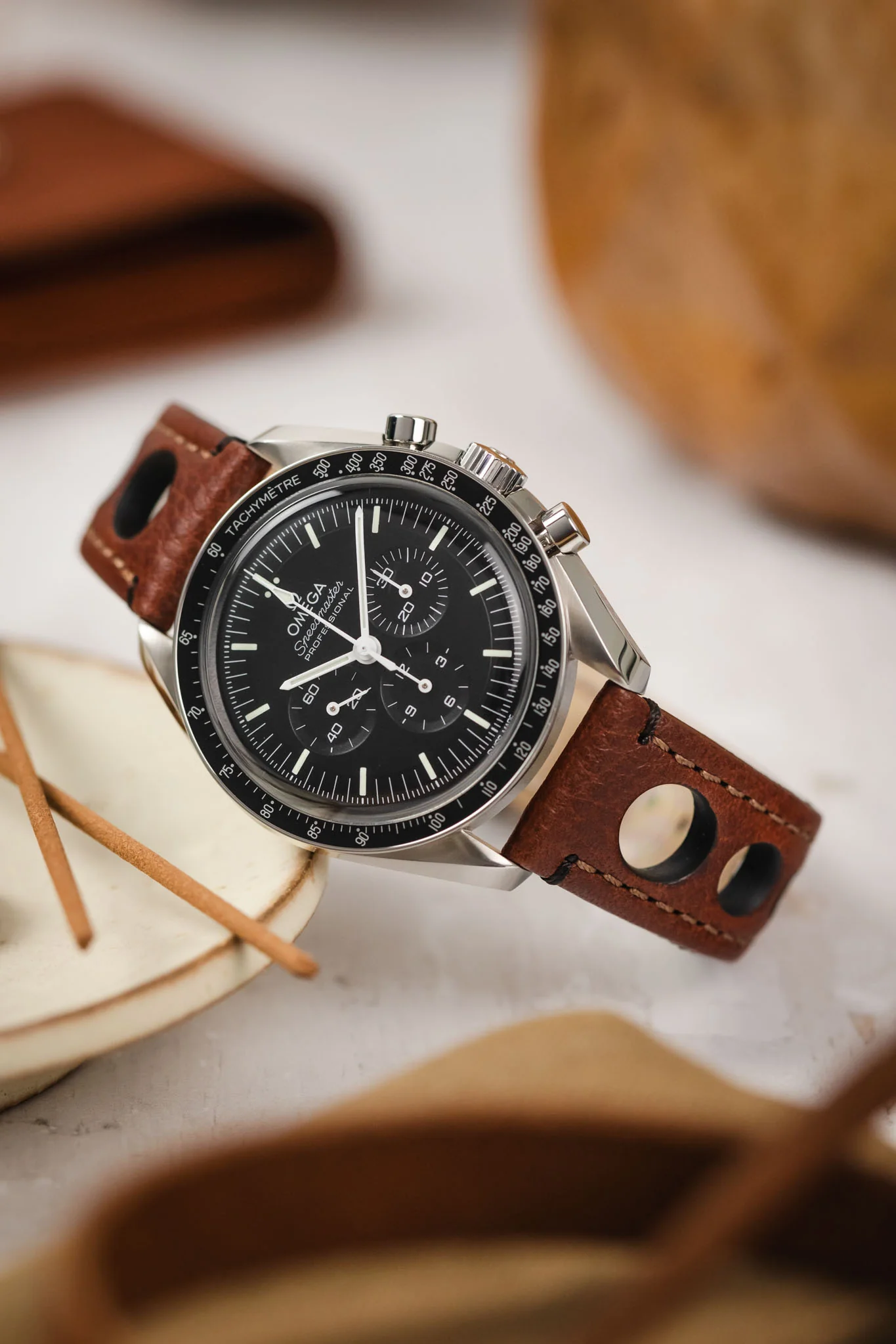 Hirsch RALLY Natural Leather Racing Watch Strap in BROWN