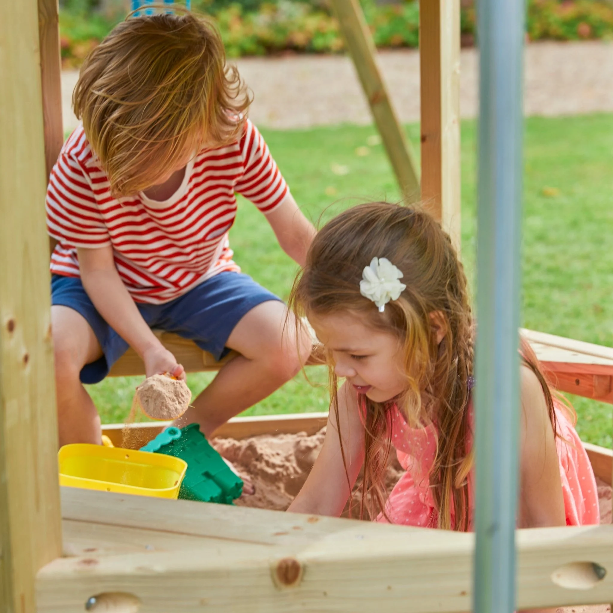 TP Castlewood Beeston Houten Klimrek met Schommelset & Glijbaan ?C FSC? gecertificeerd
