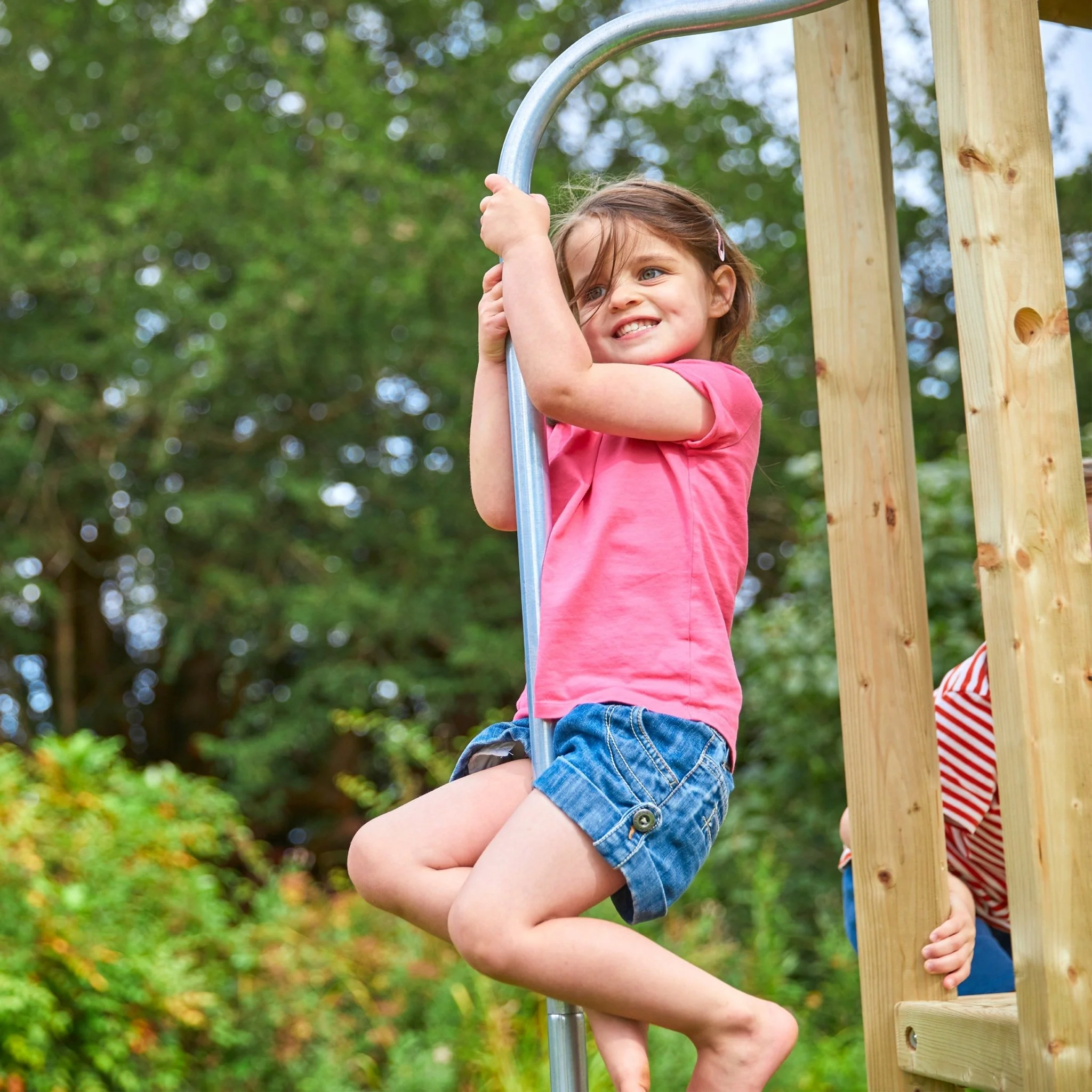TP Castlewood Beeston Houten Klimrek met Schommelset & Glijbaan ?C FSC? gecertificeerd