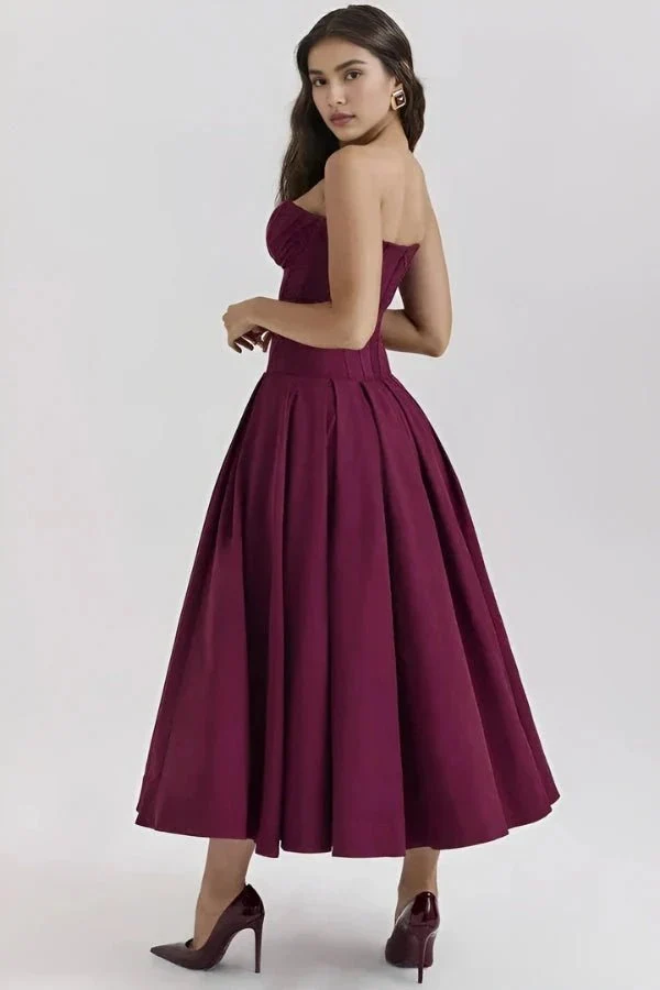 Elegantes Kleid mit skulpturalem Oberteil