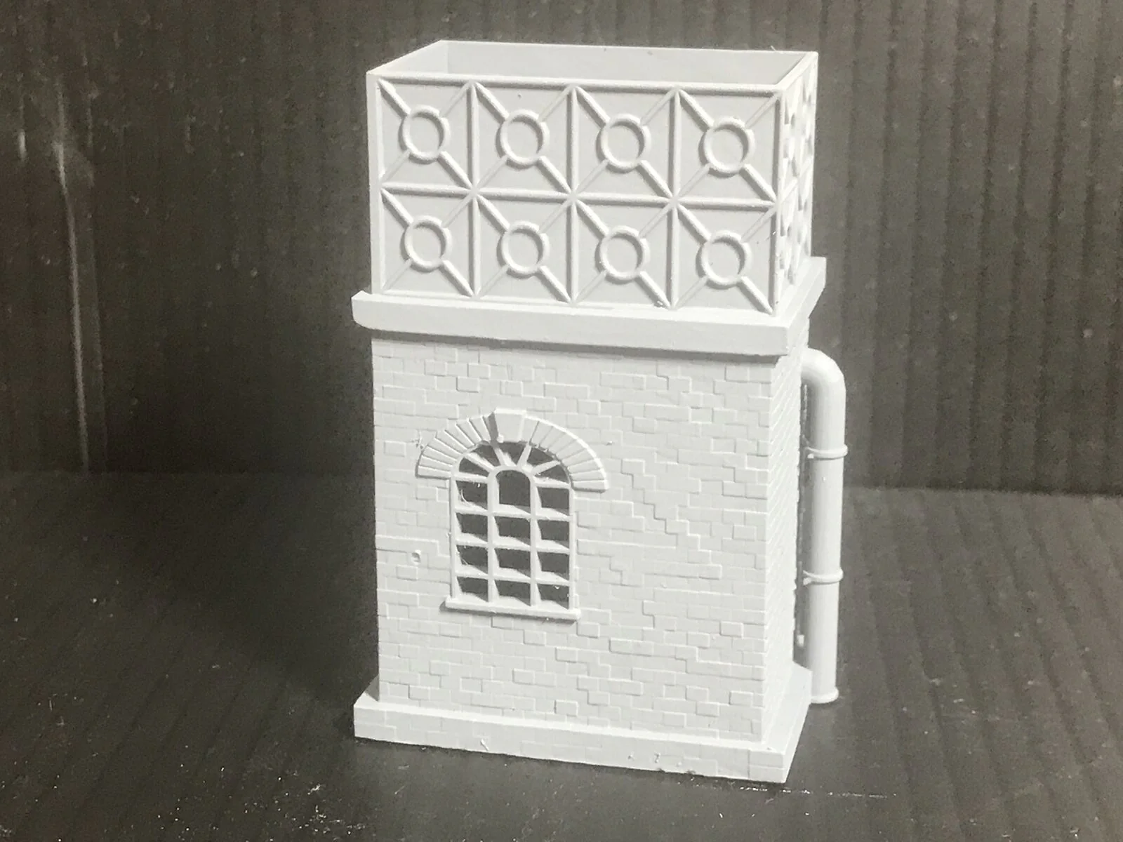 OO Gauge (OO9) Small brick water tower