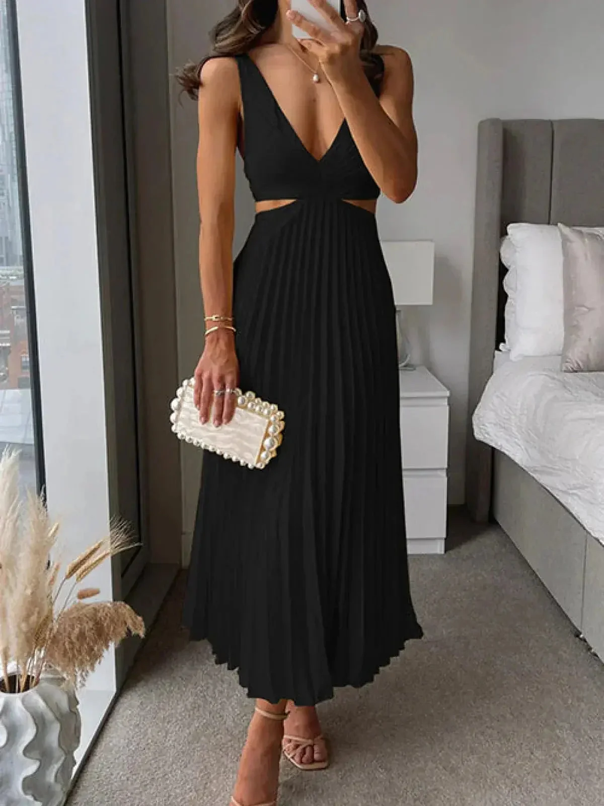 Plissee-Midikleid mit V-Ausschnitt und Cut-outs f��r Hochzeitsg?ste