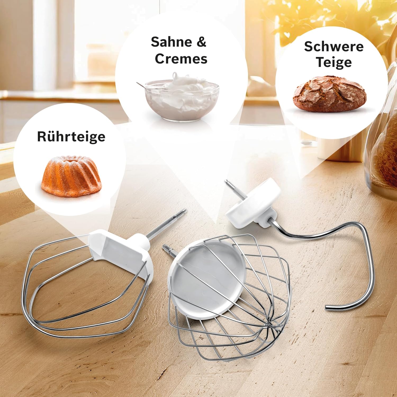 Bosch Küchenmaschine Serie 4, Edelstahl-Schüssel 3,9 L, Knethaken, Schlag- und Rührbesen Edelstahl spülmaschinenfest, Mixer 1,25 L, Durchlaufschnitzler, 3 Scheiben, 1000 W, Weiß, MUM58W20