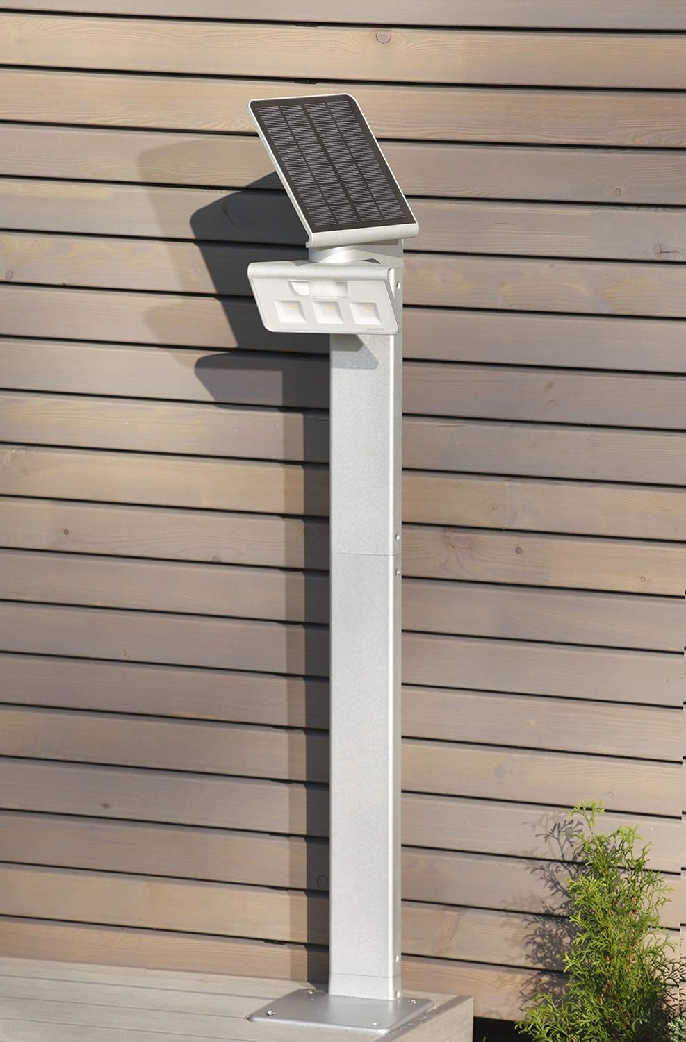 Steinel LED Solarleuchte XSolar GL-S silber, höhenverstellbar, 150 lm, 140° Bewegungsmelder, 5 m Reichweite, Grundlicht