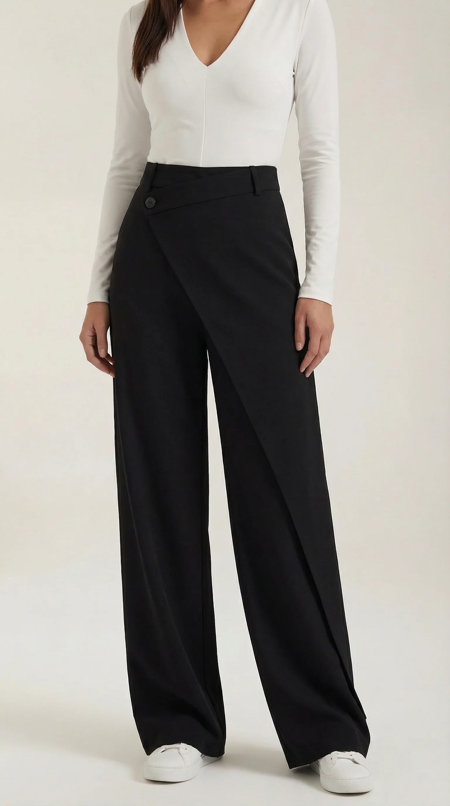 Asymmetrische Hose mit weitem Bein