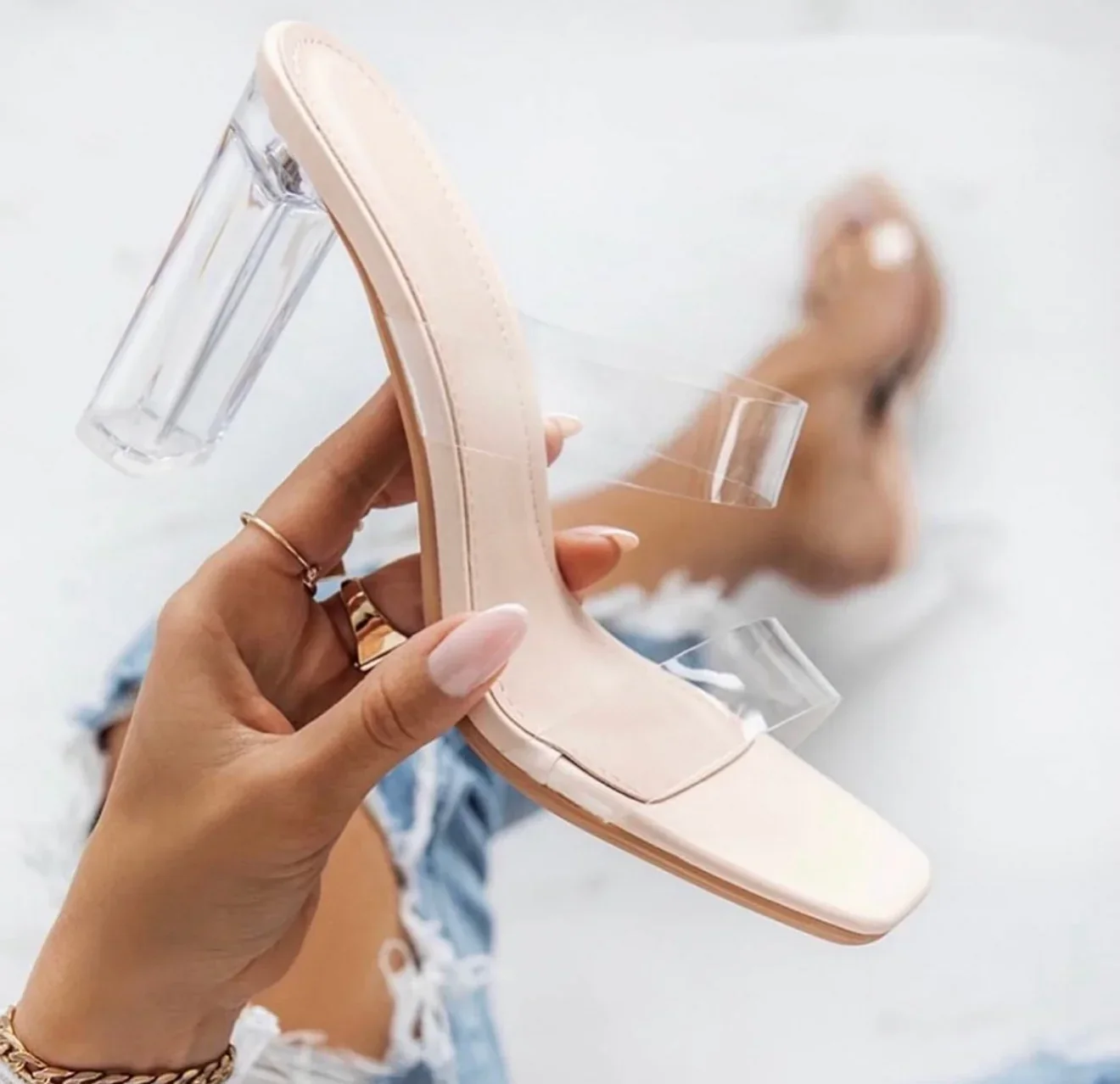 SANDALIA TAC��N TRANSPARENTE