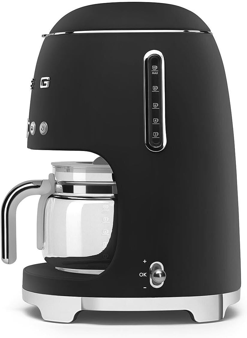 Smeg, DCF02BLMEU, Filter-Kaffeemaschine, Aroma und Autostart-Funktion, Glaskaraffe bis 12 Tassen, 2 Intensitätsniveaus, Warmhaltefunktion, 1050W, Mattschwarz