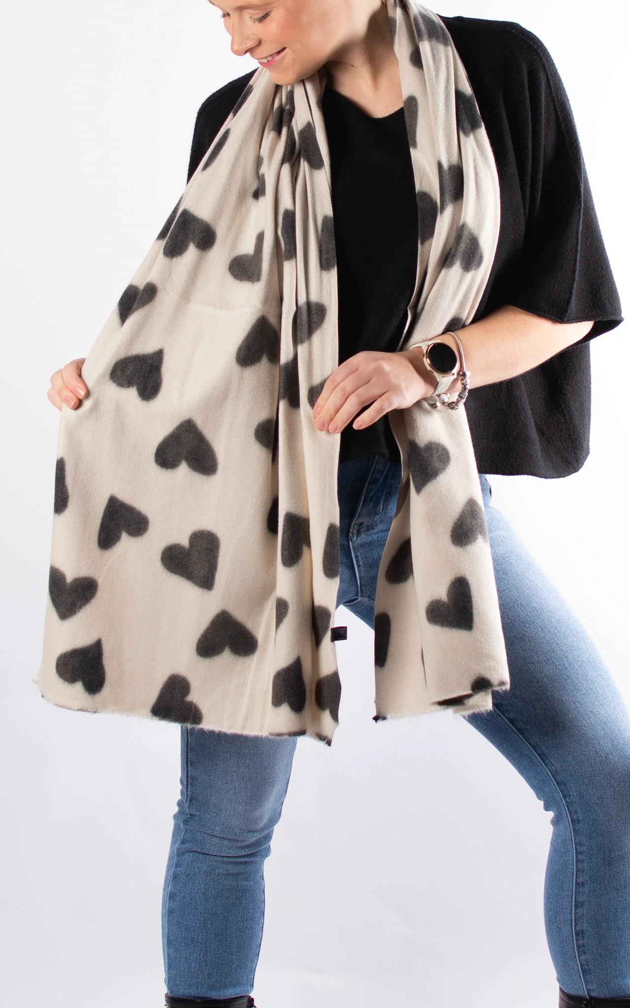 Heart Scarf | Grey