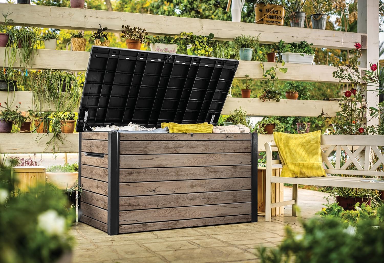Koll Living Keter Gartenbox Ontario 870L | 147x83x86 cm cm | Kunststoff in Holzoptik (Pinie) | Deckel mit Gasdruckfedern | abschließbar