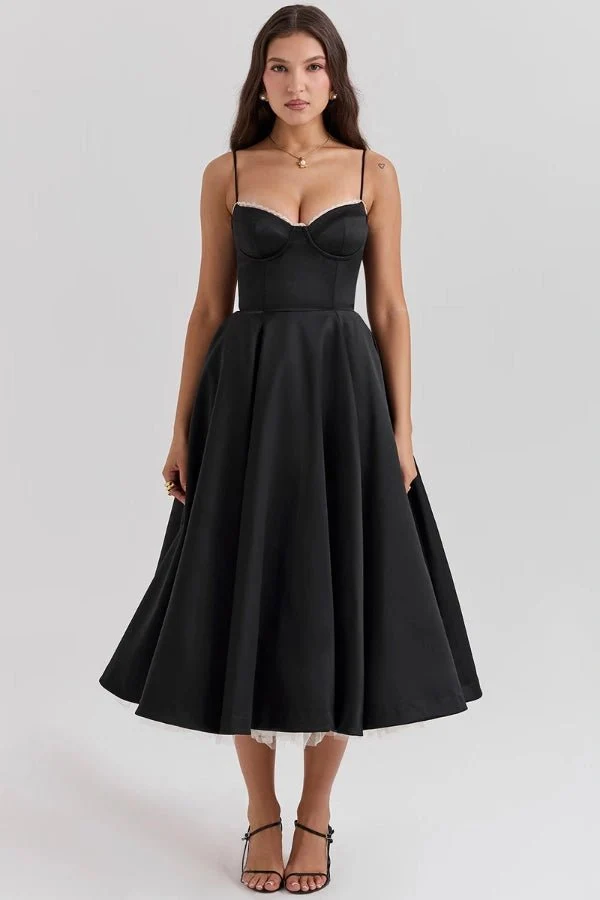 Elegantes Satin-Abendkleid mit T��ll