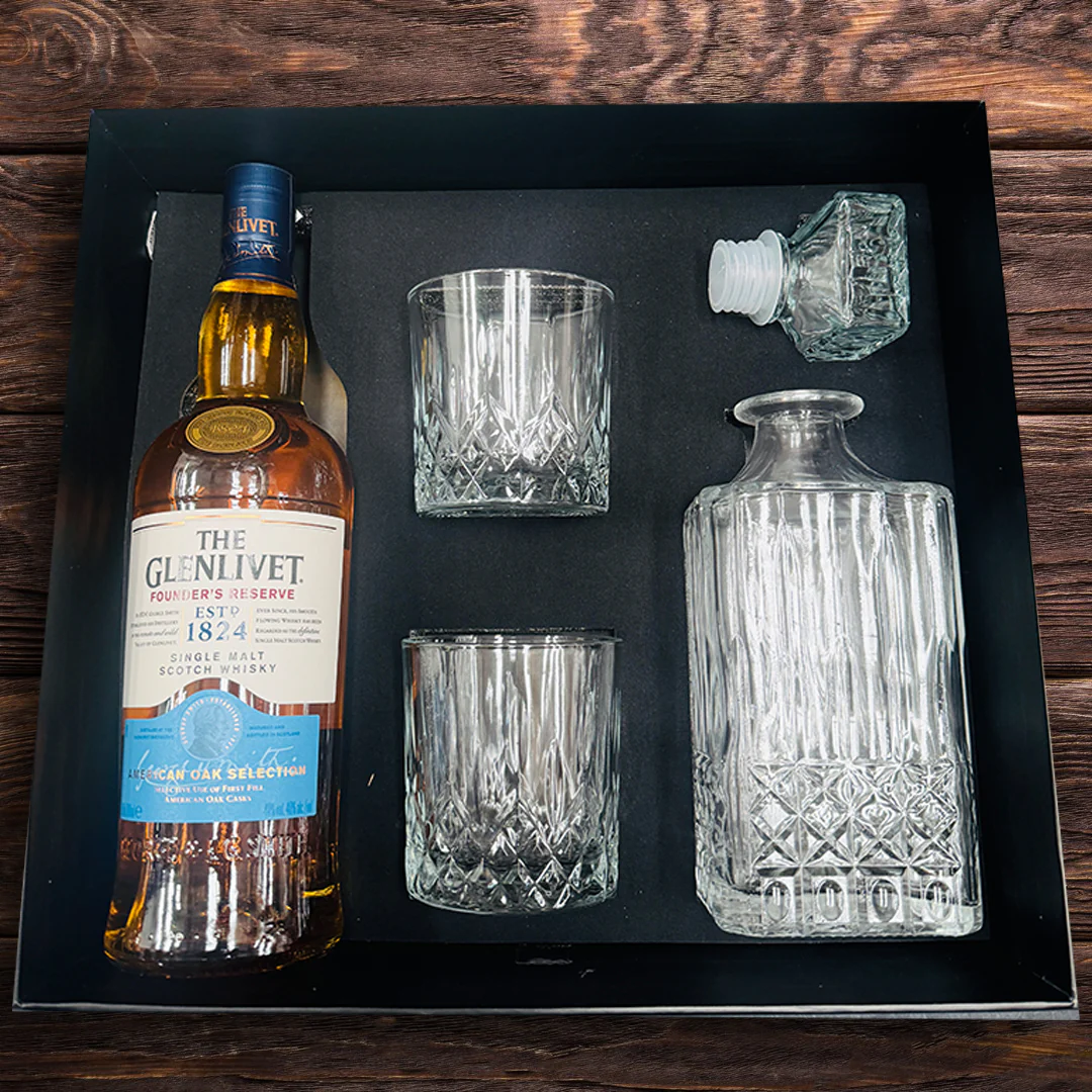 Glenlivet Whiskey Decanter Gift Hamper