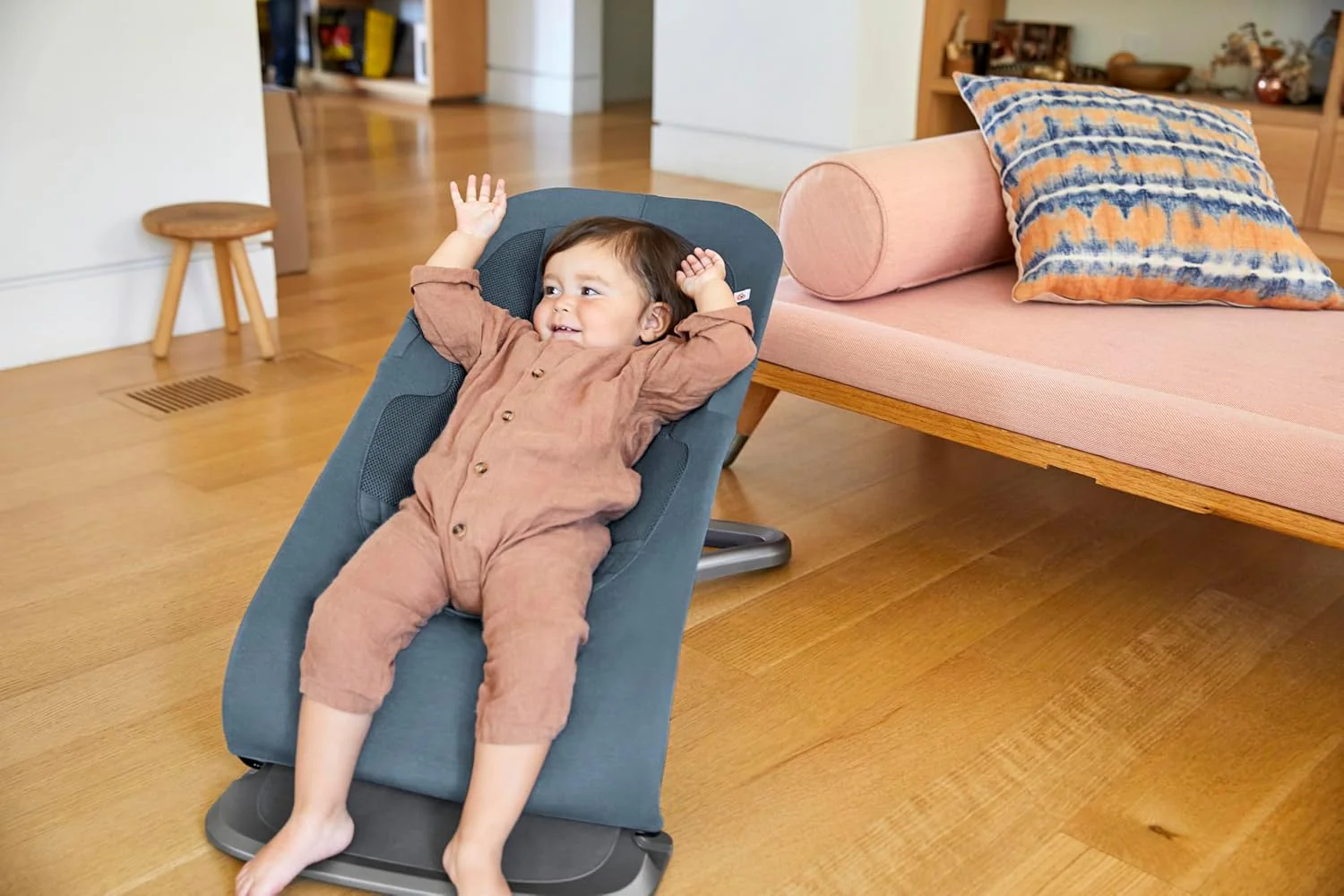 Ergobaby 3-in-1 Evolve Bouncer, Ergonomische wipstoel voor baby's vanaf de geboorte tot peuters, Babyschommel met zitverkleiner voor pasgeborenen (2,5 kg - 13,2 kg), Cream