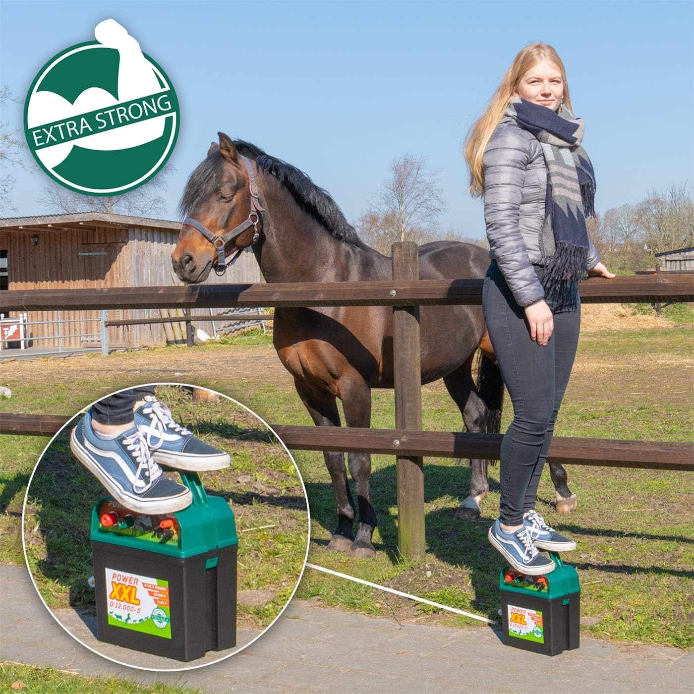 VOSS Power XXL B 12.000-S, 10.800V Starkes Solar-Weidezaungerät 9V 12V, inkl. 55Ah Batterie und Warnschild, Hocheffektives Solarmodul, Für Pferde, Ponys, Hund, Katze, Reiher, Rind, Schwein