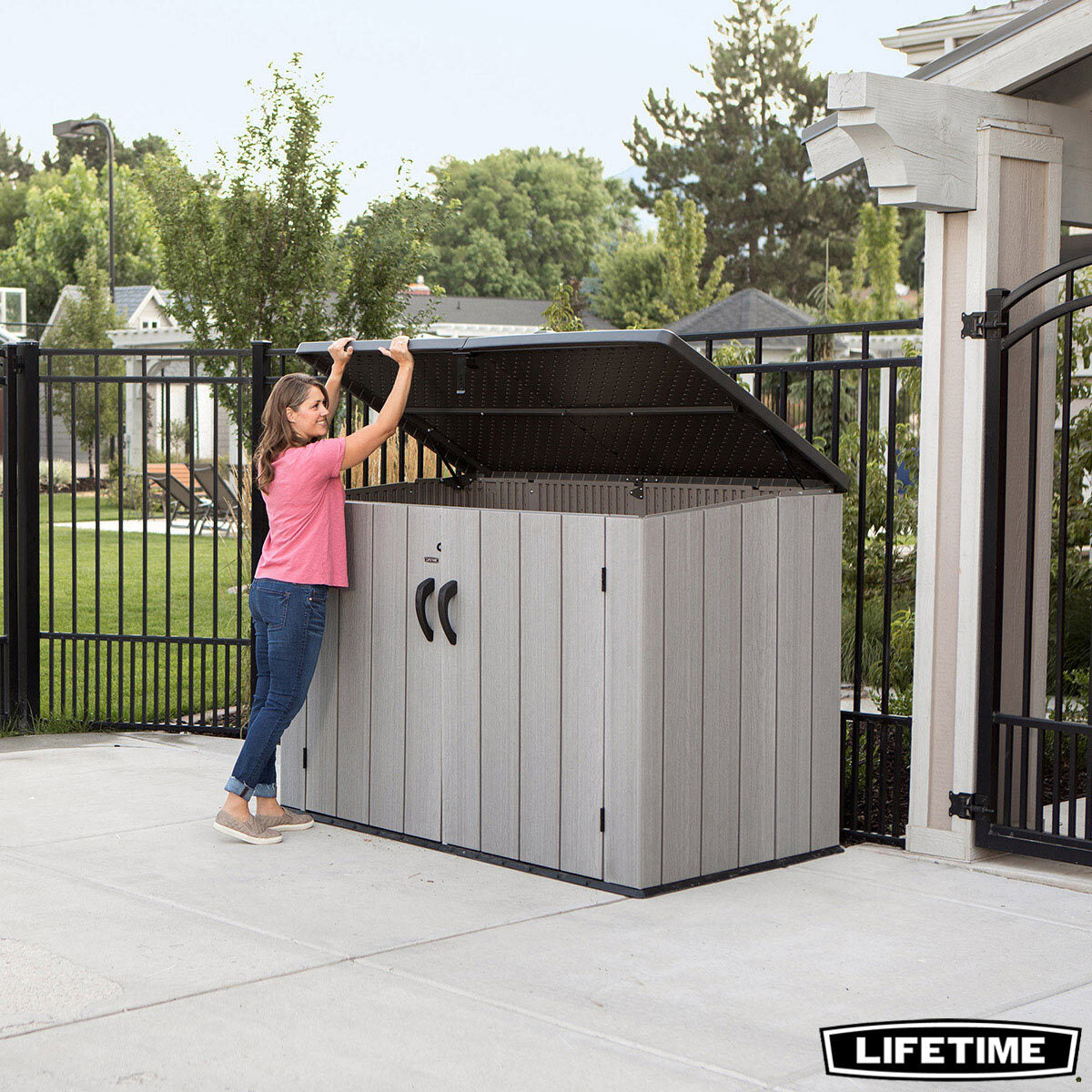 Lifetime 6ft 3′�?x 3ft 6′�?(1.9 x 1.1m) Horizontal 2,407 Litre Storage Shed