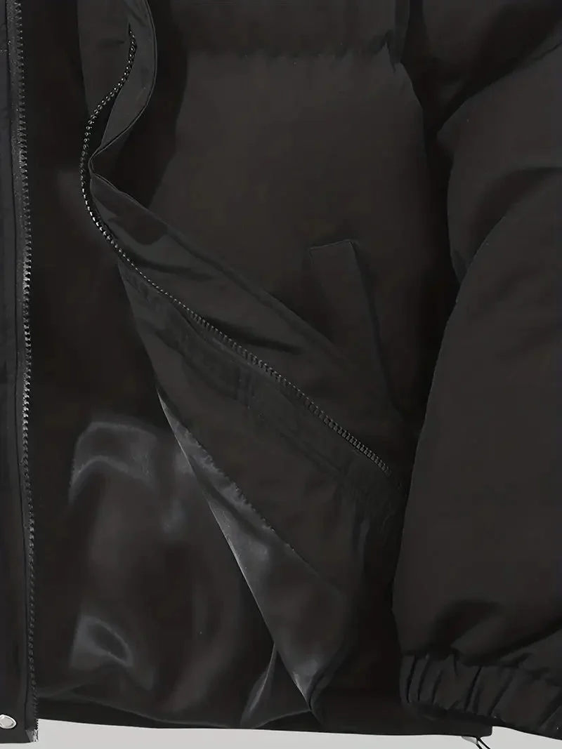 Klassische warme Winterjacke mit Kapuze