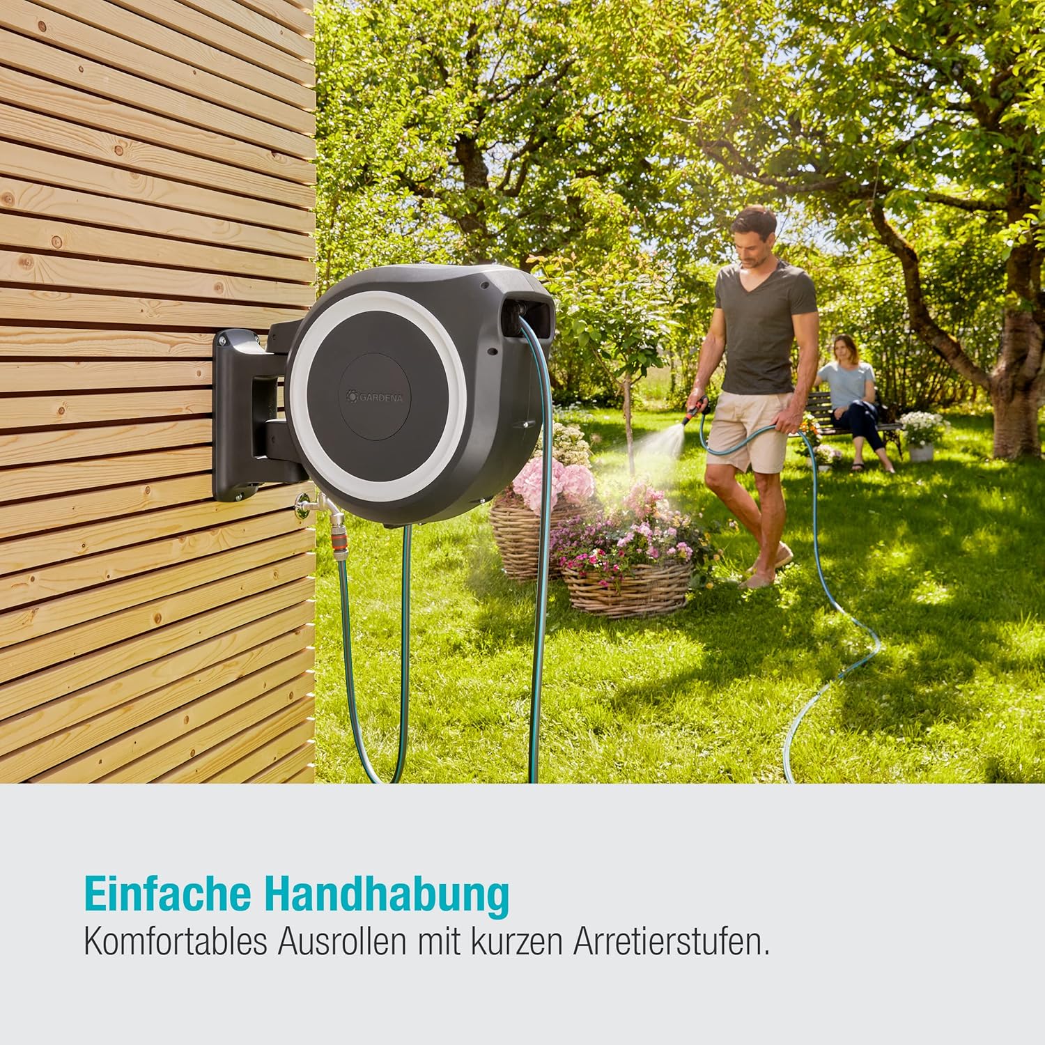 Gardena Wand-Schlauchbox RollUp XL 35 m Exklusiv für Amazon: flexible Bewässerung für große Gärten, Schwenkbare Schlauchbox, inkl. 35 m Qualitätsschlauch mit Brause & Reinigungsspritze (18632-60)