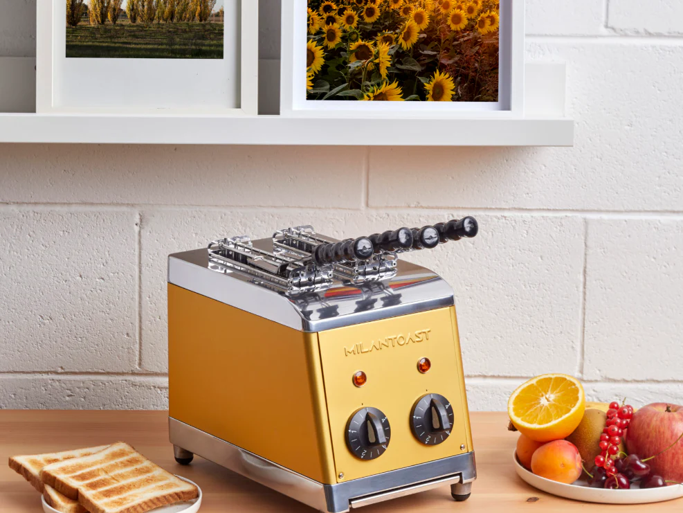 2025 Milantoast sandwichrooster met tang