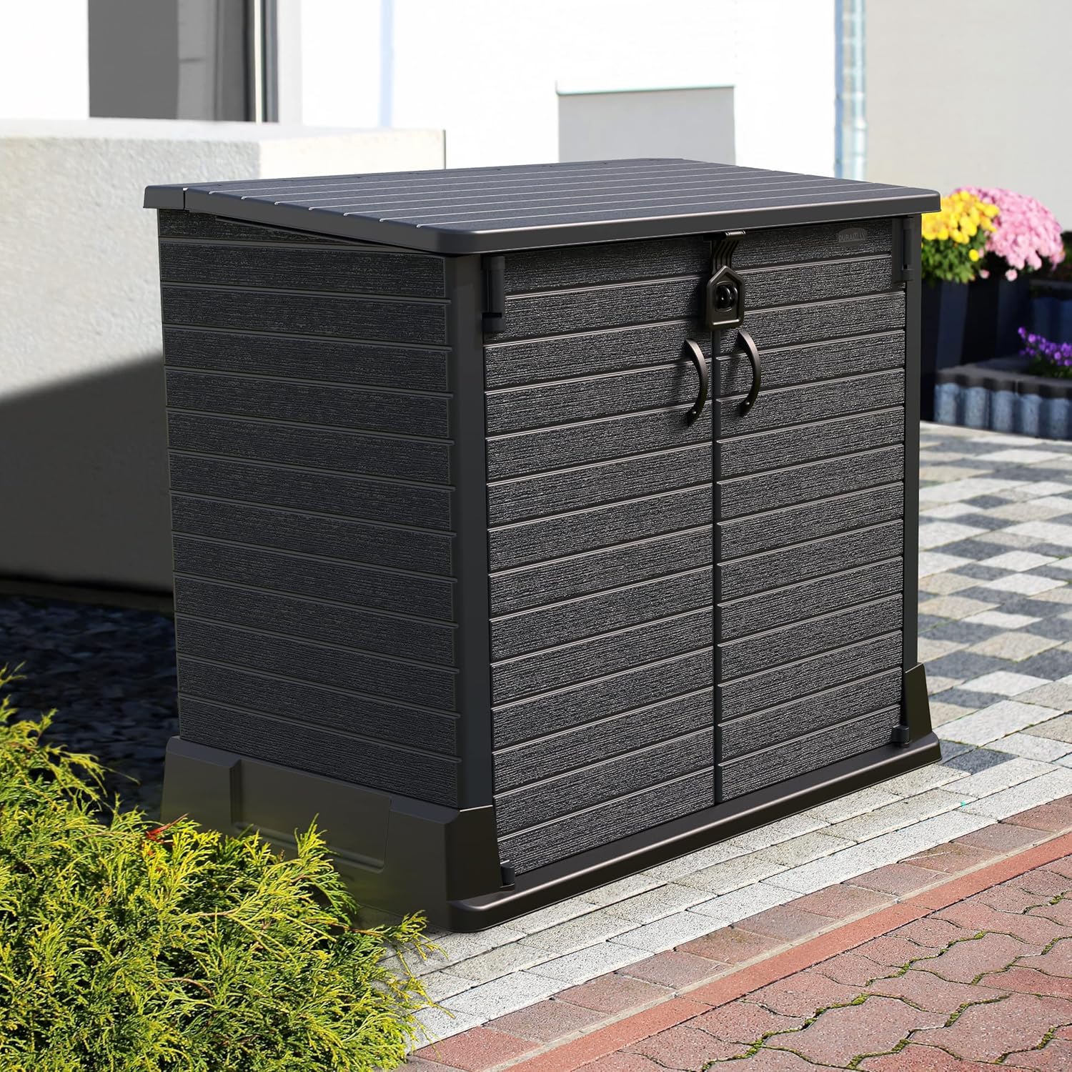 Duramax Cedargrain StoreAway 850L Kunststoff-Gartenhaus - Outdoor-Gartenhaus, Mülltonnenbox, Solide Konstruktion, ideal für Werkzeuge, BBQs und Mülltonnen 2x 120L, 130 x 74 x 110 cm, Dunkelgrau