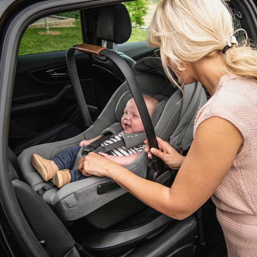 2025 Nuna PIPA Next i-Size Babyschaal met NEXT Draaibasis �C Licht, Veilig & Flexibel voor Onderweg