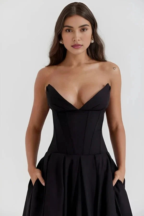 Elegantes Kleid mit skulpturalem Oberteil