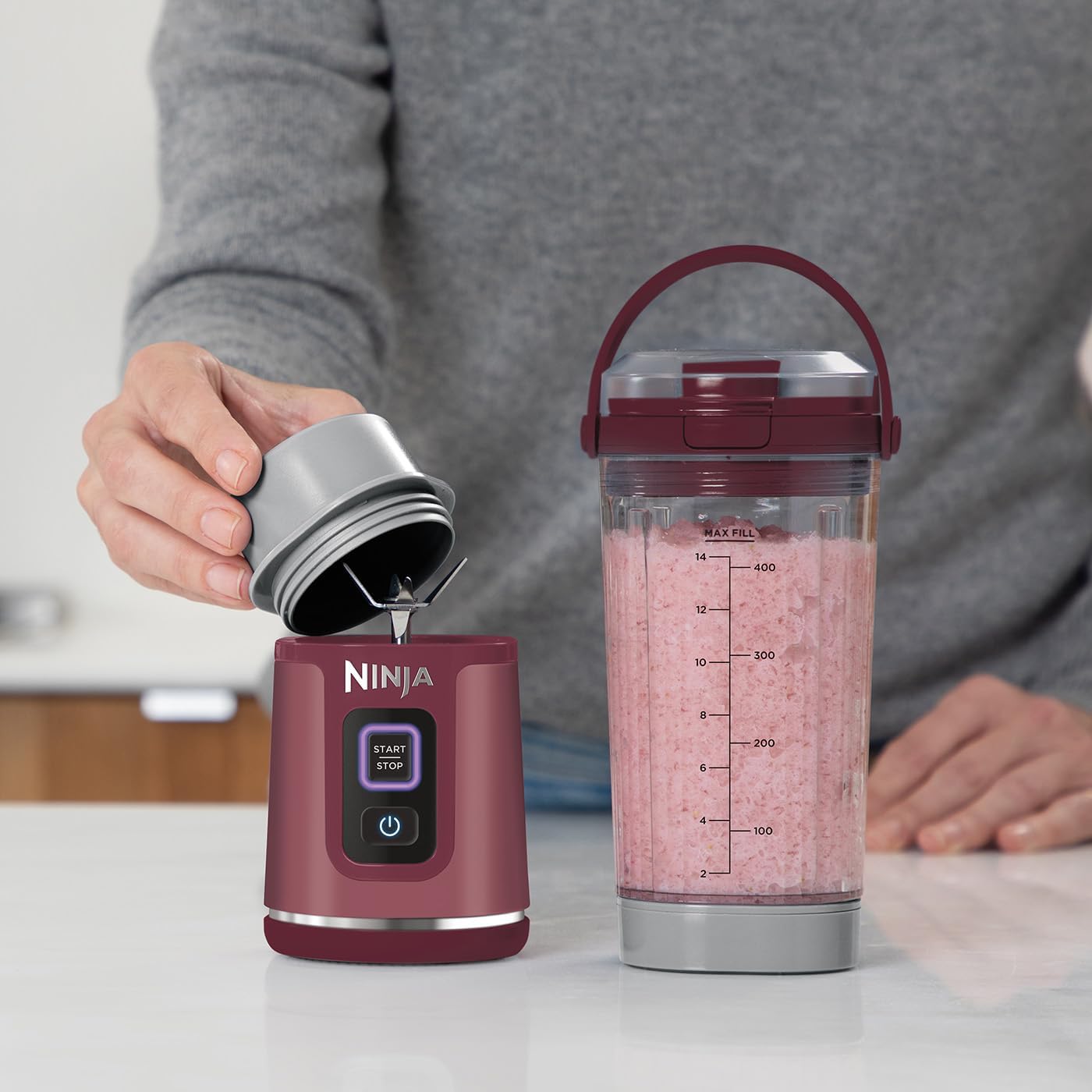 Ninja Blast Tragbarer Mixer / Blender / Smoothie Maker, 530ml Becher, Auslaufsicherer Deckel, Leistungsstarker Mini Standmixer, Kabellos & Wiederaufladbar, Zerkleinert Eis & Obst, Schwarz, BC151EUBK