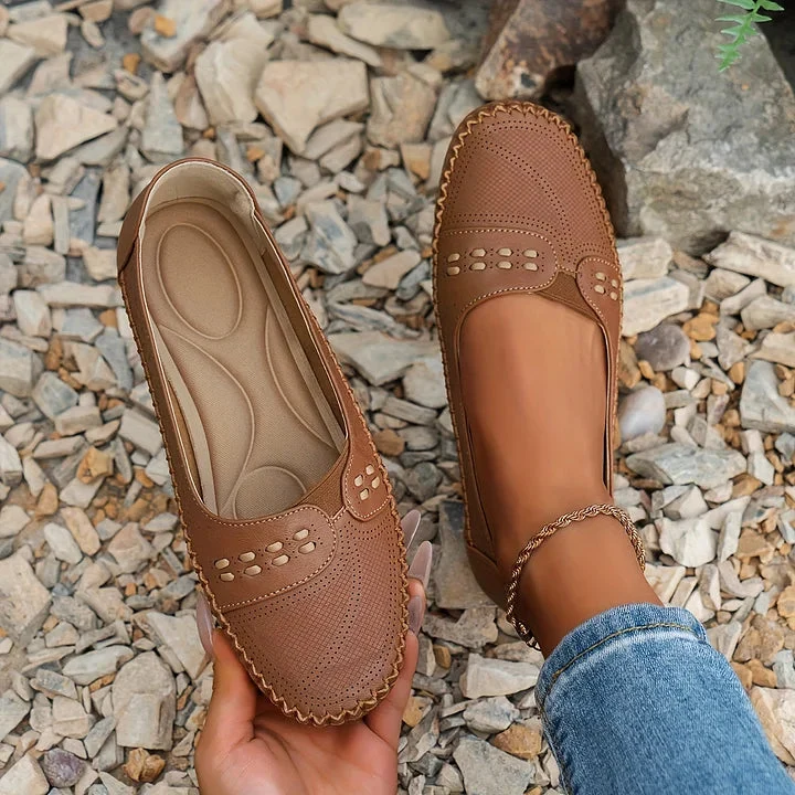 Damen Slipper atmungsaktiv | Bequeme Slip-On Halbschuhe mit Lochmuster und weicher Sohle f��r den Alltag | Leichte Loafer