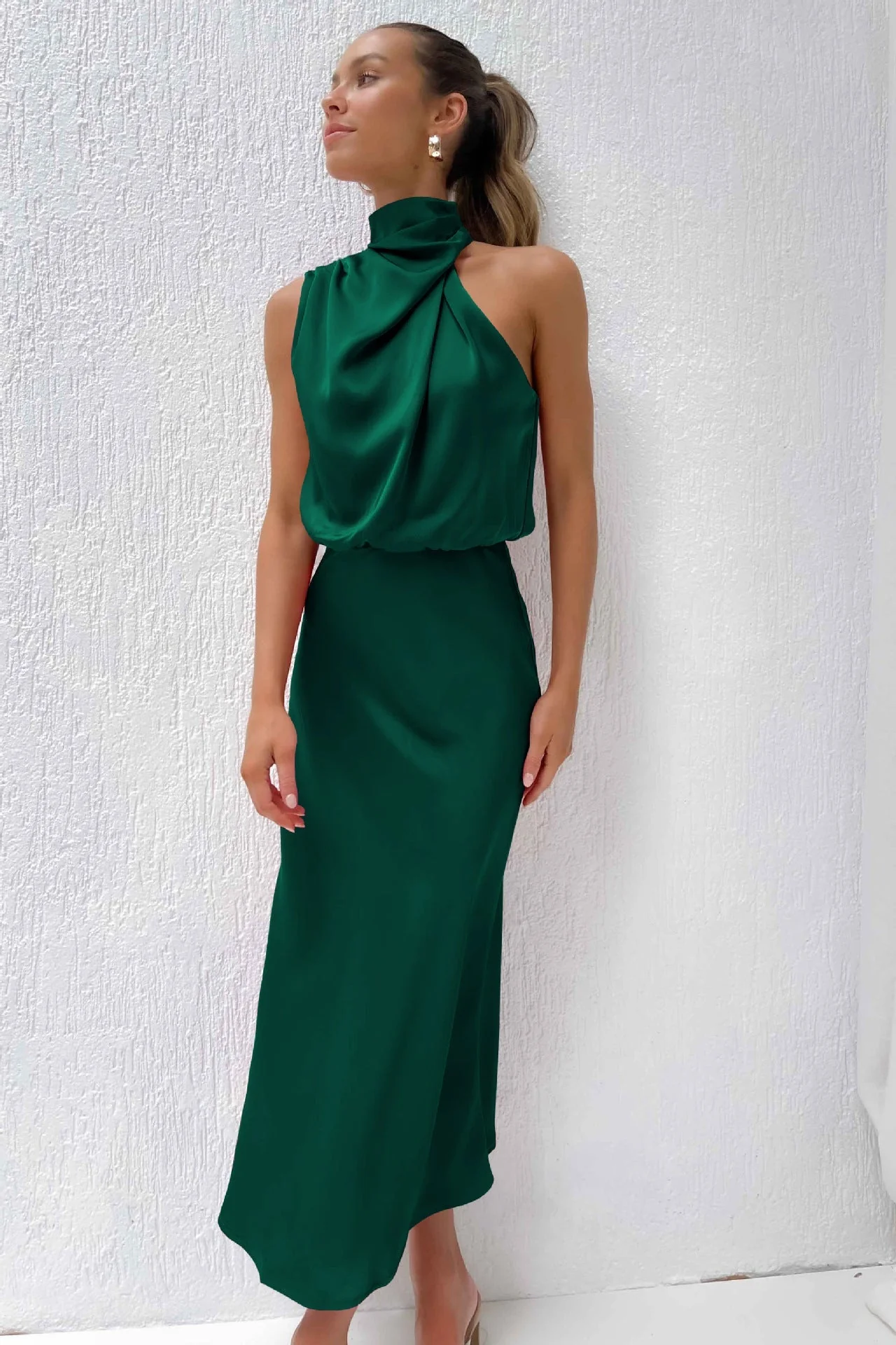 Damen Satin Maxikleid mit Halterneck-Ausschnitt | Flie?endes, bodenlanges Abendkleid f��r Hochzeiten und festliche Events