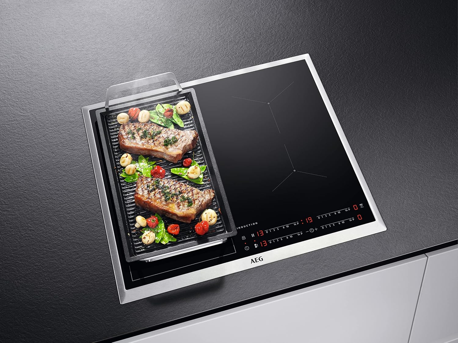 AEG IKE64441XB Autarkes Kochfeld / Induktion / Serie 6000 mit Bridge / Hob²Hood / Slider-Bedienung / 60 cm / Edelstahlrahmen / 4 Kochzonen / Bridge-Funktion / Powerfunktion / Kindersicherung