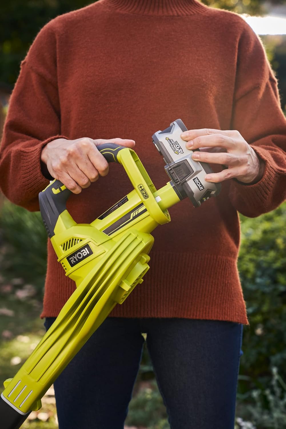 18 V ONE+ Brushless Akku-Laubsauger OBV18 (Luftmenge 6,0 m/min, Luftgeschwindigkeit 200 km/h, Geblsefunktion ohne Akku & Ladegert im Karton)