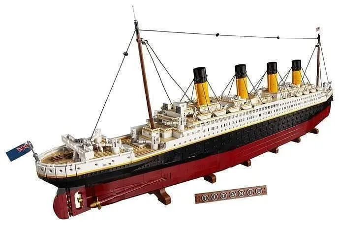 LEGO Creator Expert Il Titanic 10294 - Modello da Collezione Dettagliato