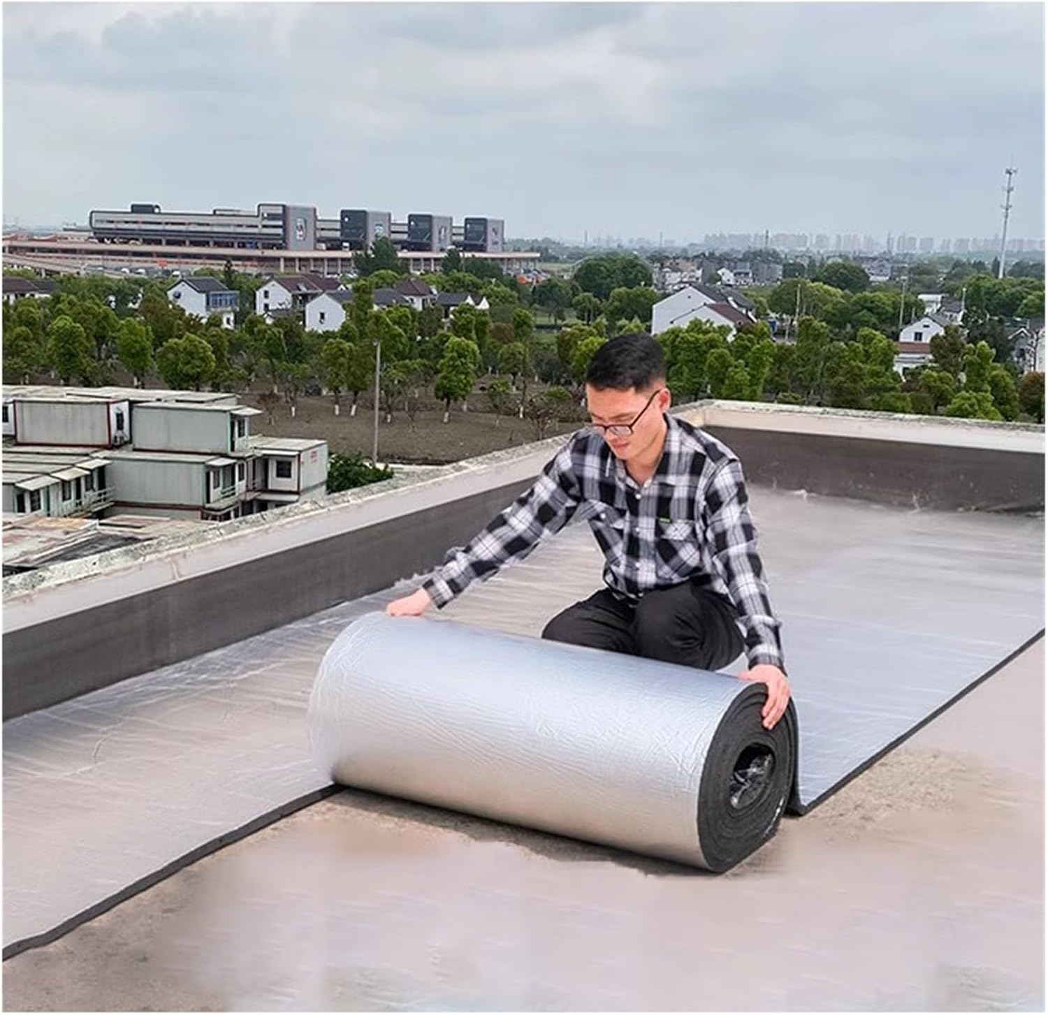 Folienisolationsrolle - Selbstklebende Aluminiumfolie für Dächer und Wände, geeignet für verschiedene Anwendungen