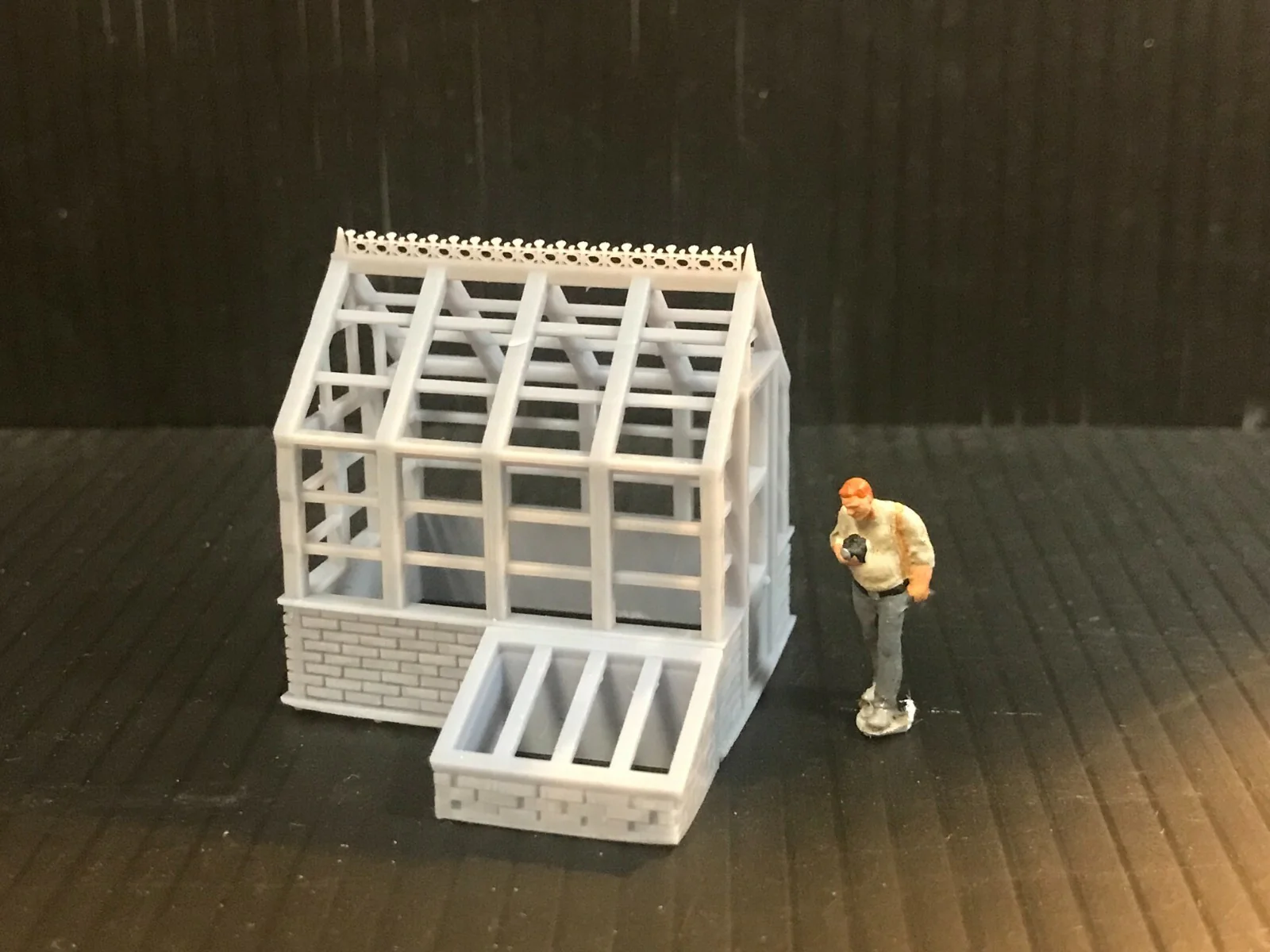 Two Greenhouse & Cold Frames - 00 Gauge