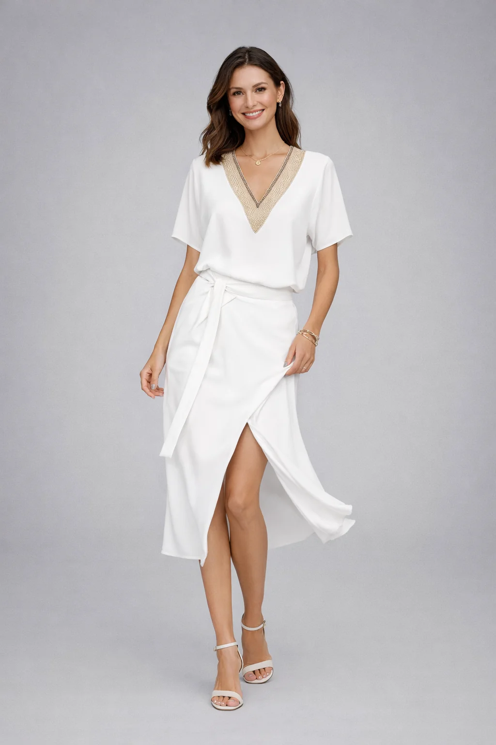 Sommerliches wei?es Midikleid mit elegantem V-Ausschnitt