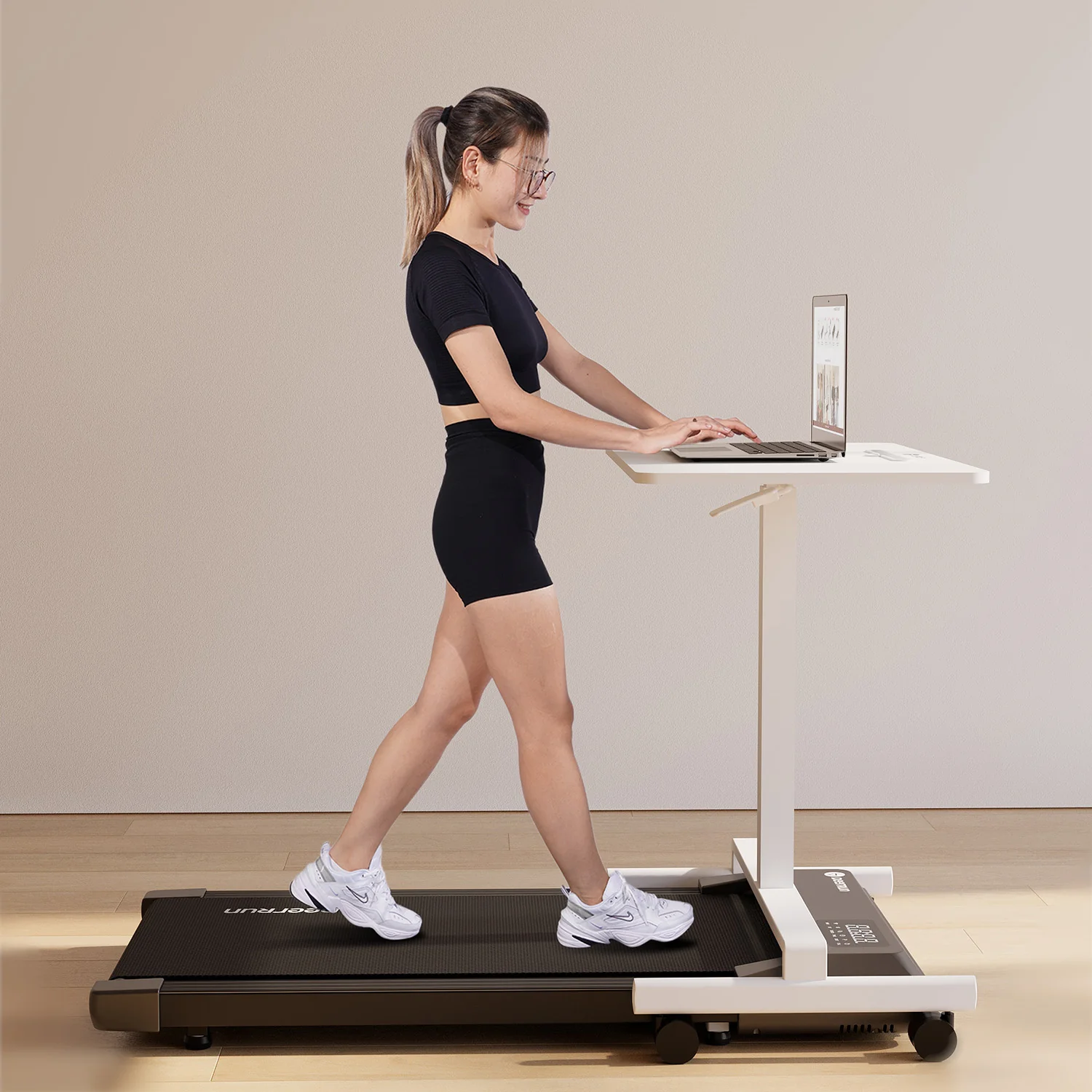 DeerRun Q1 Urban Mini loopband voor onder het bureau met afstandsbediening