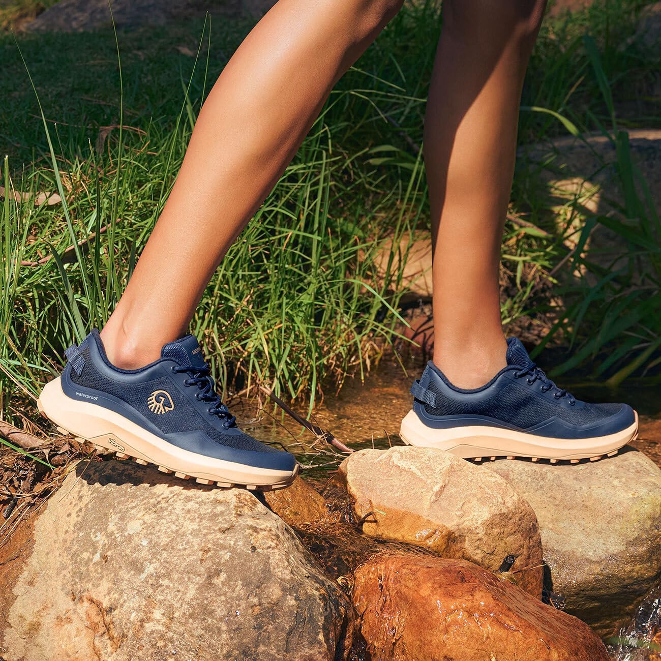 Giesswein Wool Trail X Women - Wasserdichter Trailrunning Schuh mit Vibram Megagrip Sohle, Sportschuh mit dämpfender Eva Mittelsohle, Sneaker aus atmungsaktiver Merinowolle mit Wechselfußbett