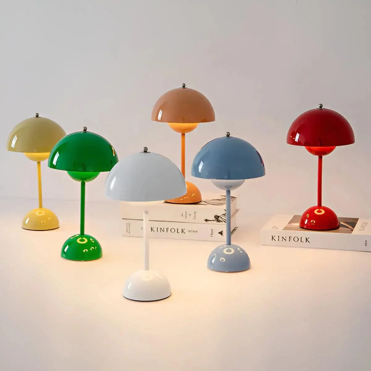 Skandinavische Designer-Tischlampe f��r stimmungsvolle Beleuchtung