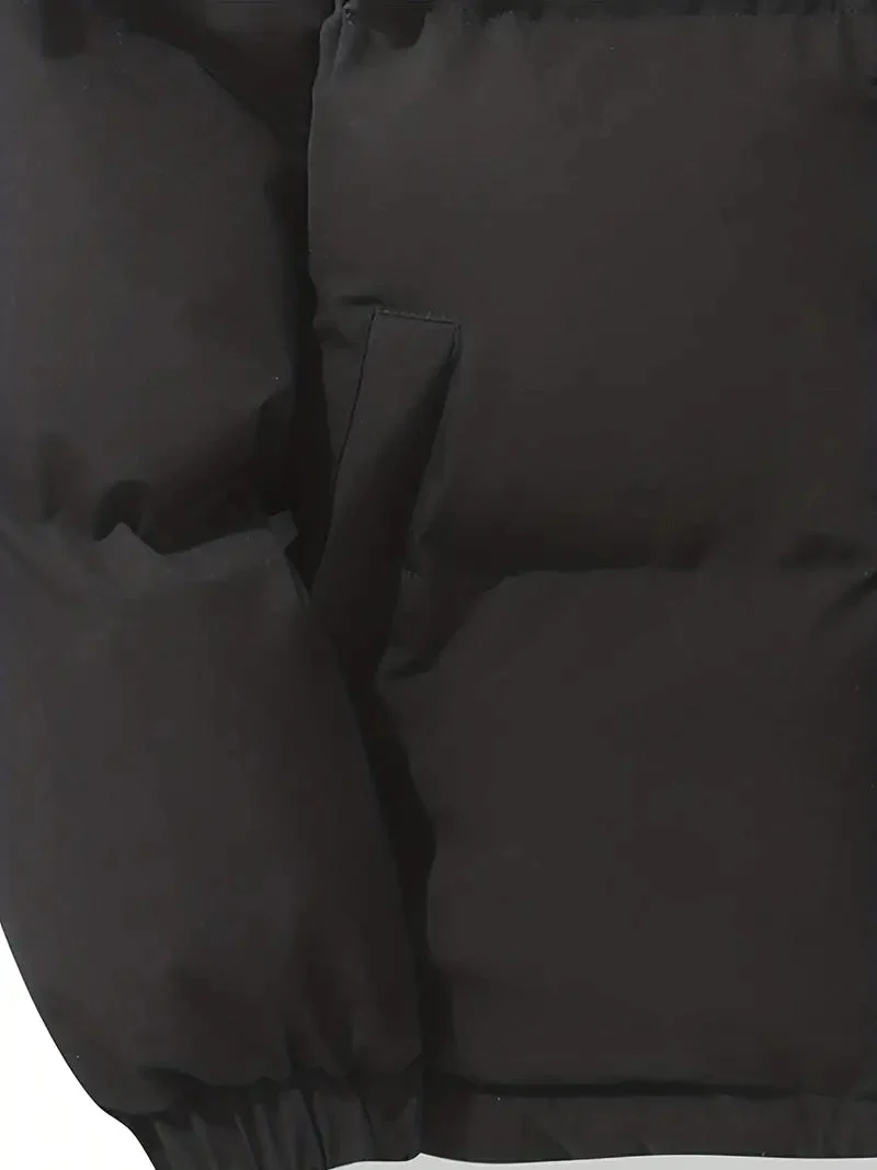 Klassische warme Winterjacke mit Kapuze