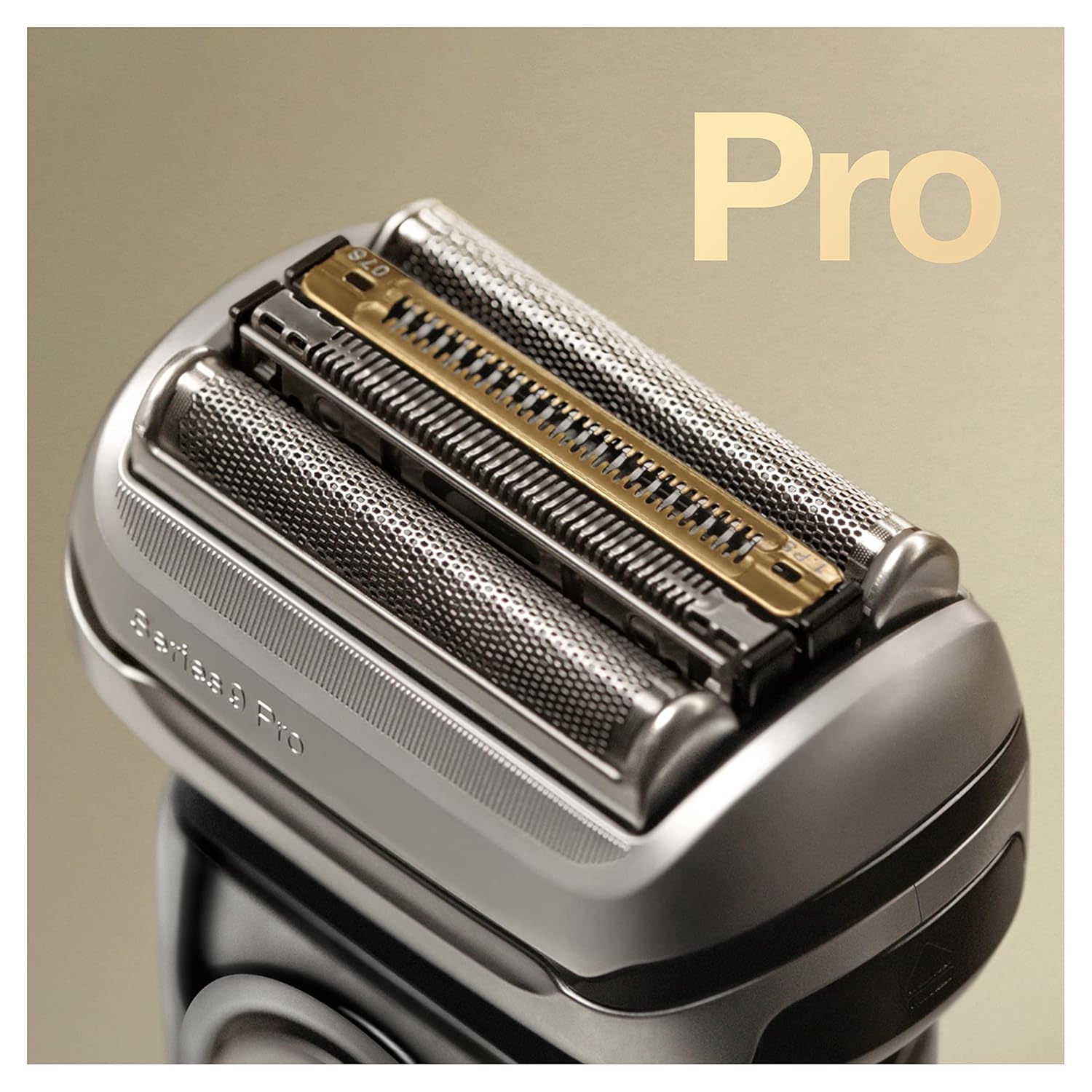 Braun Series 9 Pro Elektrorasierer für Herren, Bartrasierer mit ProLift-Trimmer und 4-in-1-Kopf, 5-in-1-Reinigungs- und Ladecenter, Tasche, wiederaufladbar, kabellos, 9466 CC, Chrom