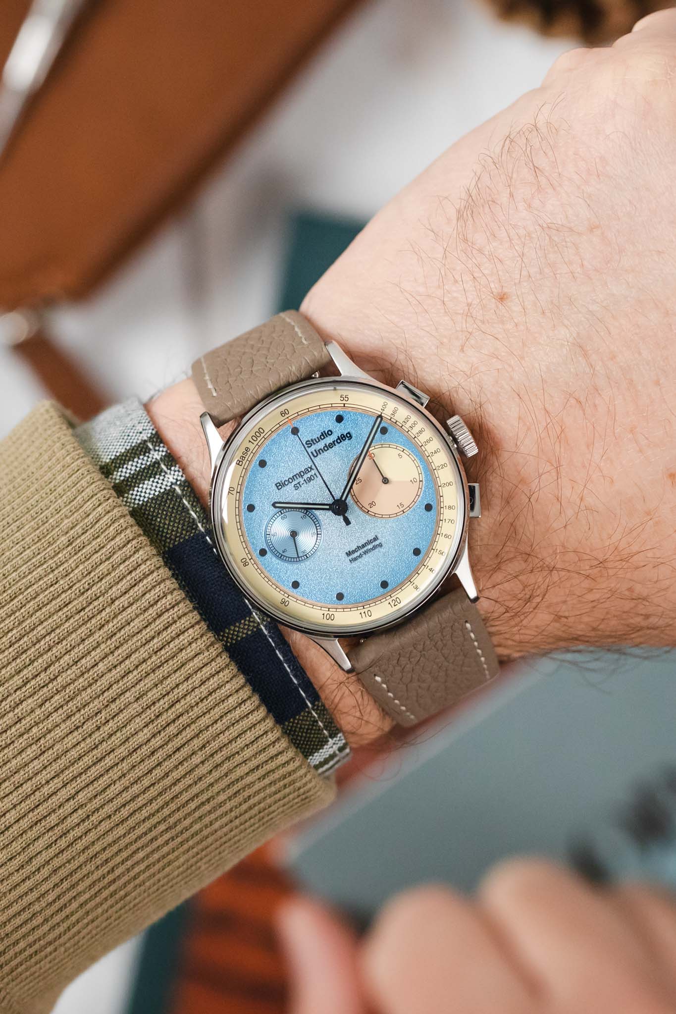 Hirsch BOLOGNA Quick-Release French-Style Textured Leather Watch Strap in TAUPE