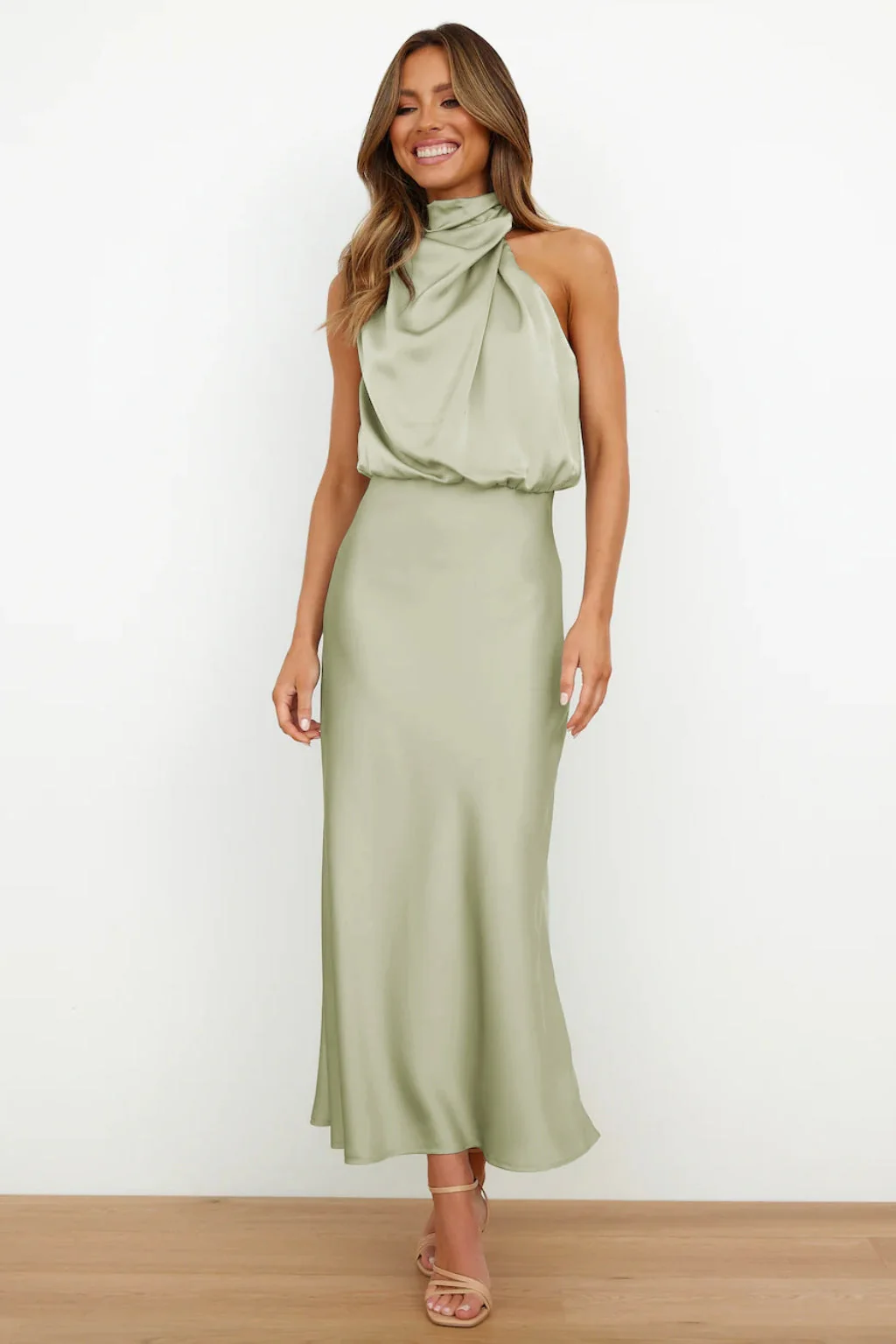 Damen Satin Maxikleid mit Halterneck-Ausschnitt | Flie?endes, bodenlanges Abendkleid f��r Hochzeiten und festliche Events