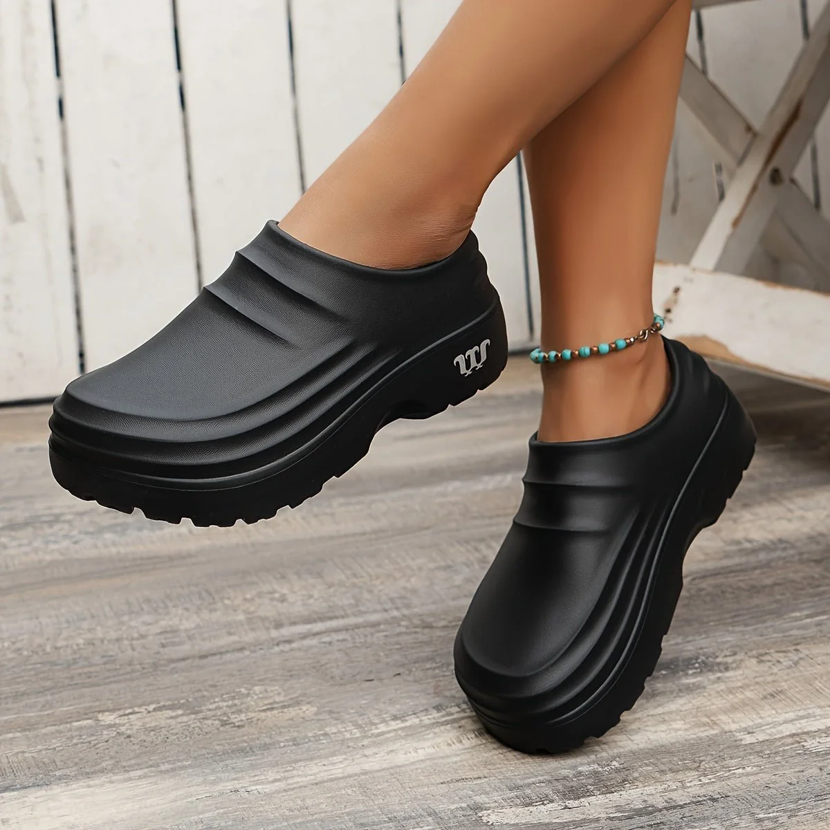 Wasserfeste Slip-On Clogs mit gepolsterter Sohle