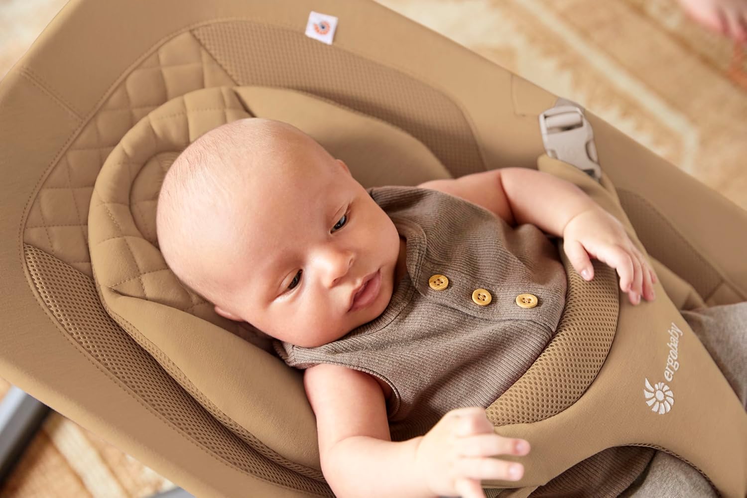 Ergobaby 3-in-1 Evolve Bouncer, Ergonomische Babywippe für Neugeborene ab Geburt bis zum Kleinkind, Babyschaukel mit Neugeboreneneinsatz (2,5 kg - 13,2 kg), Cream