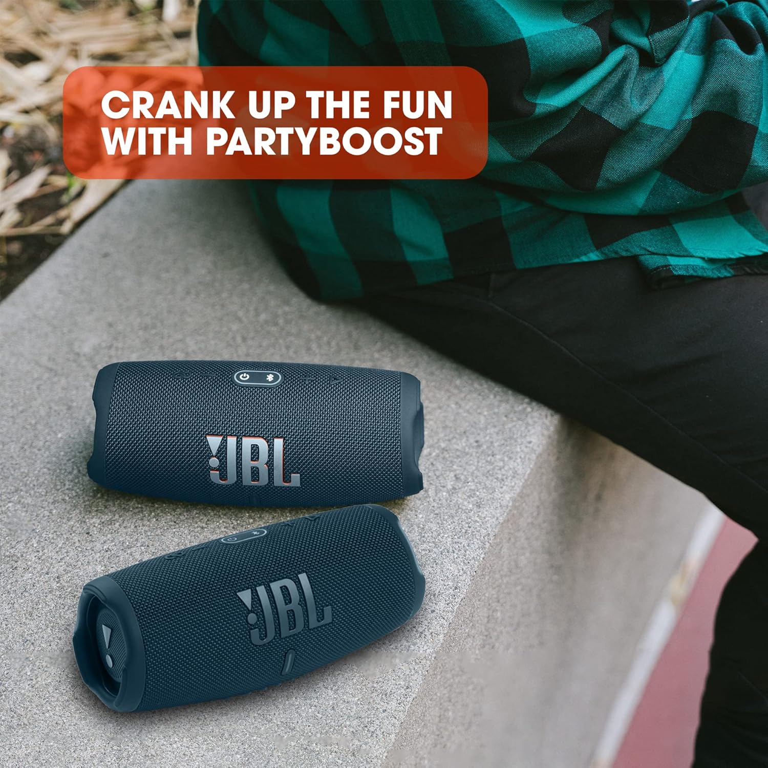 JBL Charge 5 Bluetooth-Lautsprecher in Schwarz �C Wasserfeste, portable Boombox mit integrierter Powerbank �C Eine Akku-Ladung f��r bis zu 20 Stunden kabellosen Musikgenuss