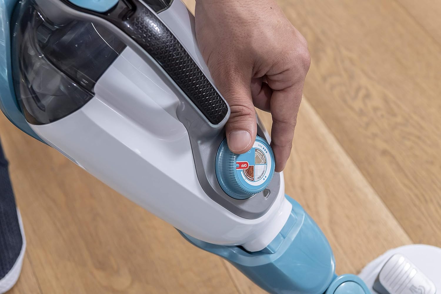Black+Decker 15-in-1 Dampfbesen Steam-mop (mit Steamitt Dampfhandschuh zur Oberflchenreinigung, AutoSelect für richtige Menge Dampf, 180° drehbarer Reinigungsfu, inkl. 15-tlg Zubehr)