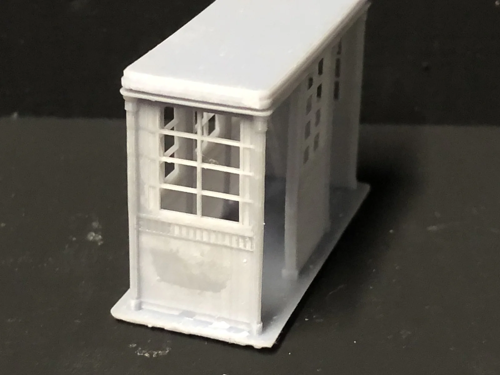 Iron type 2 Bus Shelter with bus flag - OO9/OO/HO